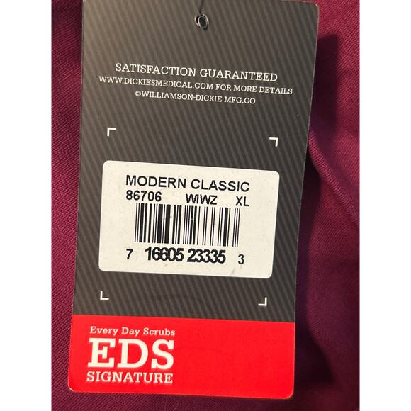 NWT Dickies Maroon Scrub Top Unisex Pockets V Neck Size XL - Picture 3 of 7